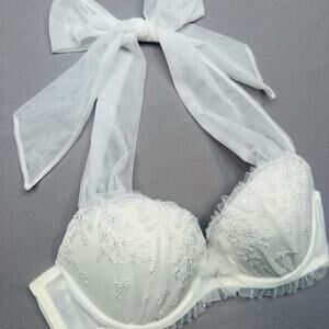 Victoria’s Secret Dream Angels Demi Halter Bra I White Lace and Net